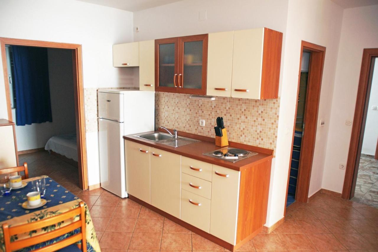 Apartments By The Sea Mandre, Pag - 4092 科兰 外观 照片