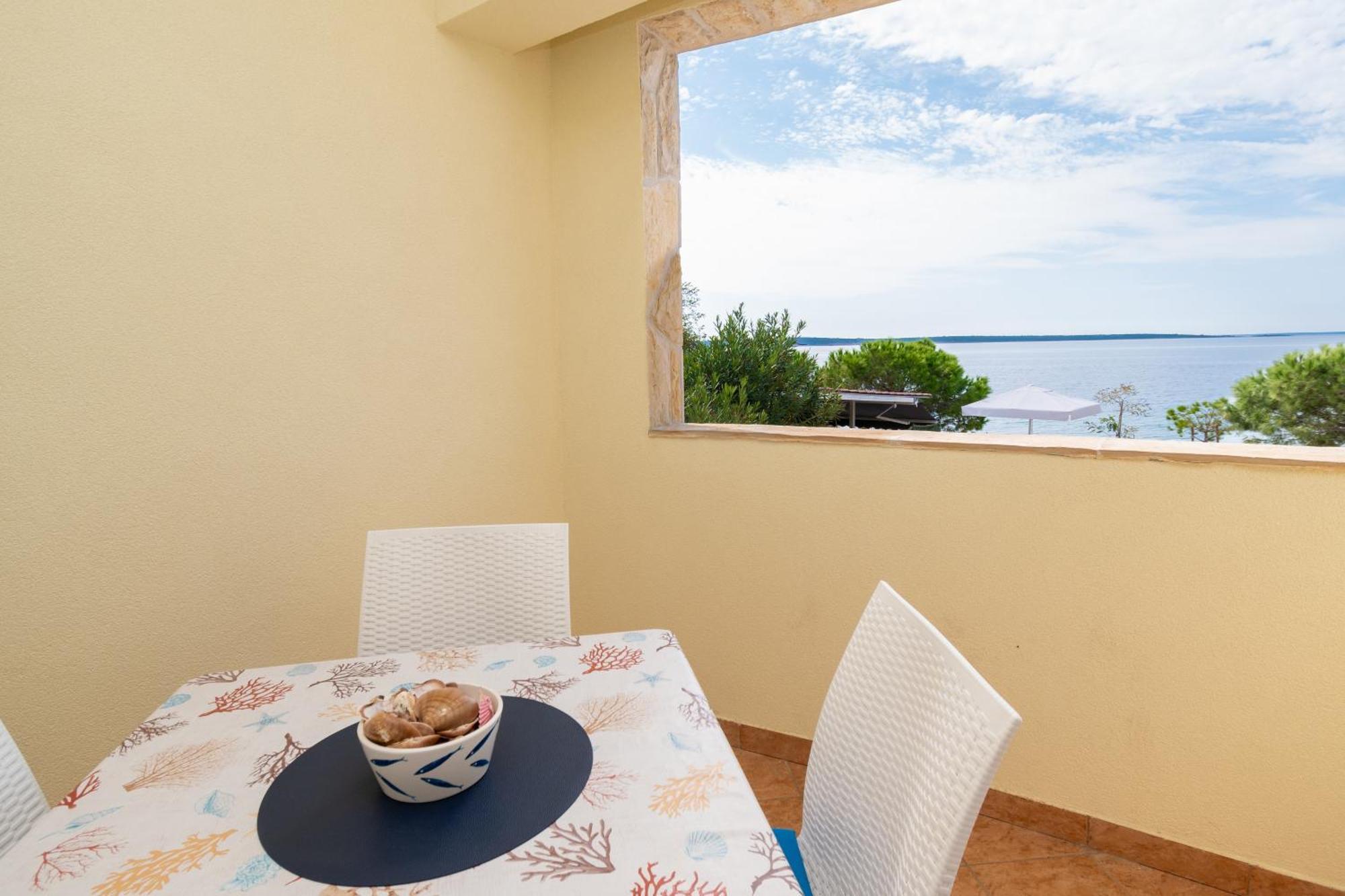 Apartments By The Sea Mandre, Pag - 4092 科兰 外观 照片